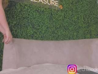 chloedee — Camsoda recorded stream image, 09.10.2025 12:20