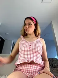 NicoleCut — Stripchat recorded stream image, 10.10.2025 10:50