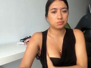 emilybrowm — Camsoda recorded stream image, 10.10.2025 14:40