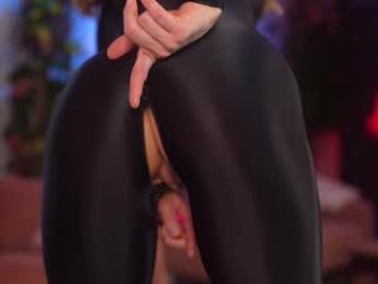 eva_fashionista — Chaturbate recorded stream screenshot (12 Oct 2025)