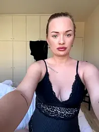 ElenaRebelle — Stripchat recorded stream image, 12.10.2025 08:00