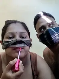 IND_COUPLE1 — Stripchat recorded stream image, 13.10.2025 04:10
