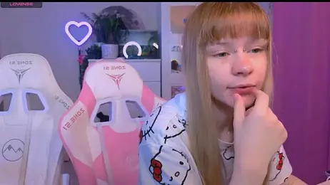 Britney_Lynch — Stripchat recorded stream image, 14.10.2025 22:50