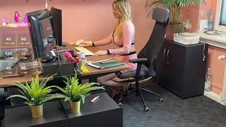 legsLONG — Stripchat recorded stream image, 15.10.2025 04:00