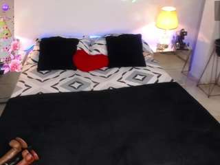 vannesahills — Camsoda recorded stream image, 15.10.2025 16:30