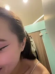 Holly_Play — Stripchat recorded stream image, 16.10.2025 09:00
