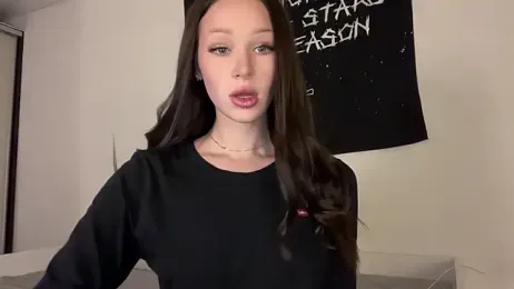 ur_molly — Stripchat recorded stream image, 17.10.2025 13:00