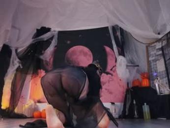 mollyflwers — Chaturbate recorded stream screenshot (17 Oct 2025)