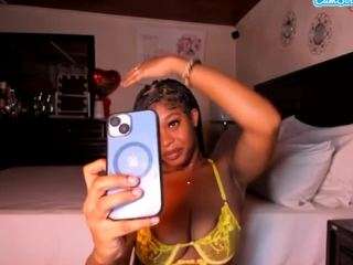 iluvsaffire-bleu — Camsoda recorded stream screenshot (17 Oct 2025)