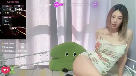 Eden-top — Stripchat recorded stream image, 20.10.2025 00:50