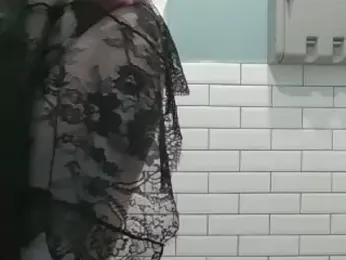 AverageRose — Stripchat recorded stream screenshot (20 Oct 2025)