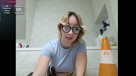 Giuliana_baby — Stripchat recorded stream image, 20.10.2025 04:20