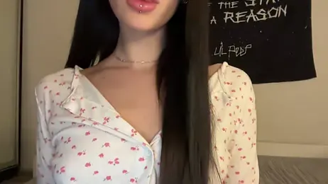 ur_molly — Stripchat recorded stream image, 21.10.2025 02:00