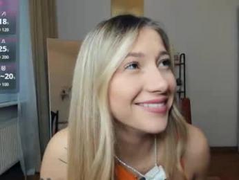 glossybabe_ — Chaturbate recorded stream image, 21.10.2025 07:20