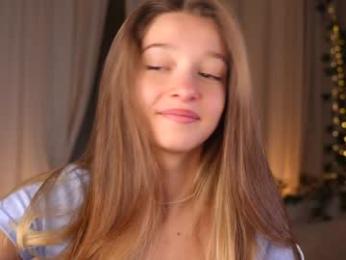 little_poetry — Chaturbate recorded stream image, 22.10.2025 15:00