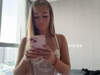 luvlivvyy — Chaturbate recorded stream image, 23.10.2025 02:20