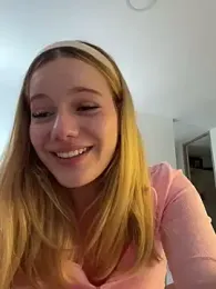 NicoleCut — Stripchat recorded stream image, 21.02.2025 11:00