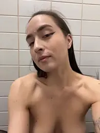 Holly_Play — Stripchat recorded stream image, 24.10.2025 10:00