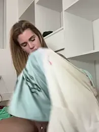 EmiliaCatalina — Stripchat recorded stream image, 25.10.2025 00:30