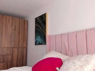 kittymelanniie — Camsoda recorded stream image, 25.10.2025 01:40