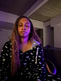 Your_Paris — Stripchat recorded stream image, 25.10.2025 04:10
