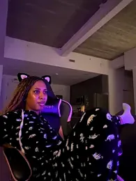 Your_Paris — Stripchat recorded stream image, 25.10.2025 04:10