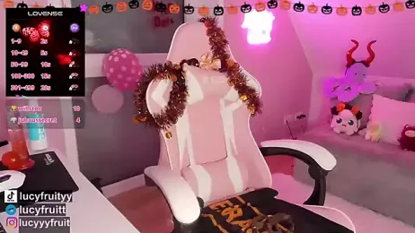 Livewithlucy — Stripchat recorded stream screenshot (25 Oct 2025)