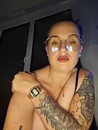 Lindsay_00off — Stripchat recorded stream image, 27.10.2025 21:00