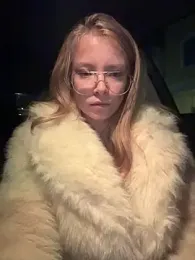 AnastasiaAniess — Stripchat recorded stream image, 27.10.2025 19:50