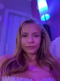 AnastasiaAniess — Stripchat recorded stream image, 27.10.2025 19:50