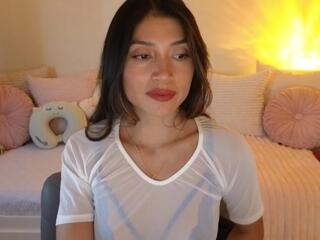 Alejandhra — Flirt4free recorded stream screenshot (27 Oct 2025)