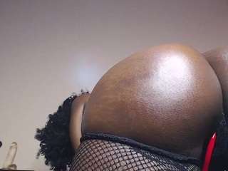 glazedbunzz — Camsoda recorded stream image, 28.10.2025 01:40