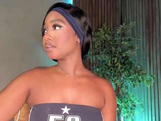alison-mooon — Camsoda recorded stream image, 28.10.2025 23:20