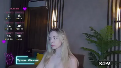 Holl1Would — Stripchat recorded stream screenshot (22 Feb 2025)