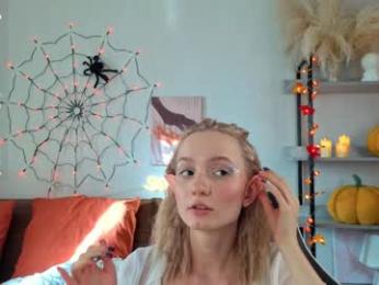 minnietammy — Chaturbate recorded stream screenshot (31 Oct 2025)