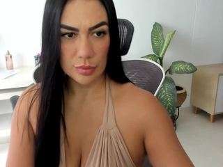emilybrowm — Camsoda recorded stream image, 31.10.2025 14:20