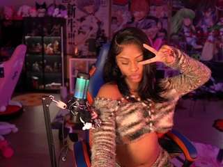 lovenzia — Camsoda recorded stream image, 01.11.2025 03:50