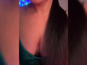 Sugarbaby33 — Bongacams recorded stream screenshot (01 Nov 2025)