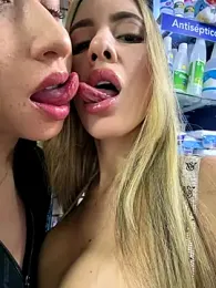 roouse — Stripchat recorded stream image, 02.11.2025 00:00