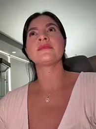 Carolina_Novoa — Stripchat recorded stream screenshot (02 Nov 2025)