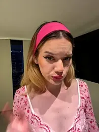 NicoleCut — Stripchat recorded stream image, 03.11.2025 10:40