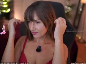 yours_anastasia — Chaturbate recorded stream screenshot (03 Nov 2025)