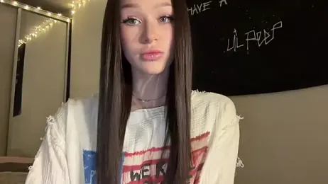 ur_molly — Stripchat recorded stream image, 04.11.2025 12:40