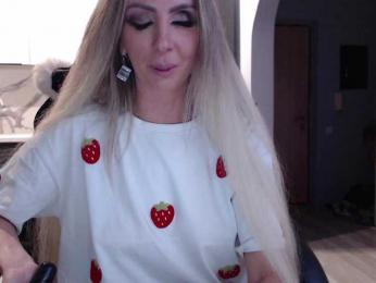 blondalina — Bongacams recorded stream screenshot (04 Nov 2025)