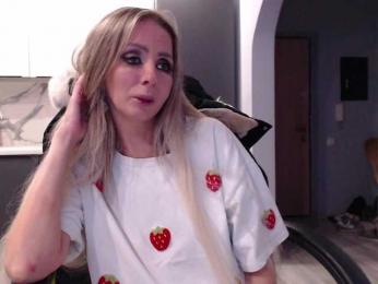 blondalina — Bongacams recorded stream screenshot (04 Nov 2025)