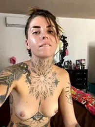 Izy_cute_ — Stripchat recorded stream screenshot (04 Nov 2025)