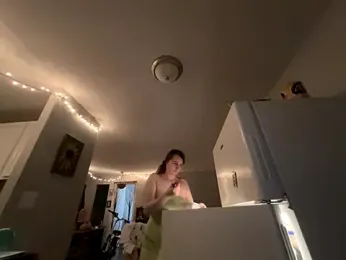 Snowbunnycake_131 — Stripchat recorded stream screenshot (05 Nov 2025)