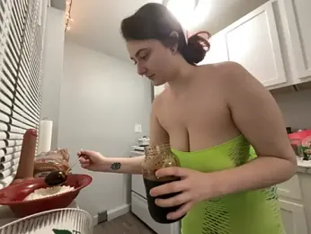 Snowbunnycake_131 — Stripchat recorded stream screenshot (05 Nov 2025)