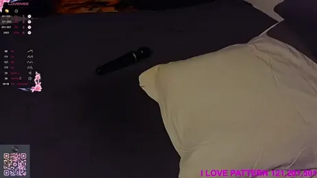 Hollara_Bangg — Stripchat recorded stream screenshot (07 Nov 2025)