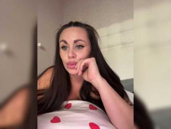 -Hennessy- — Bongacams recorded stream screenshot (07 Nov 2025)